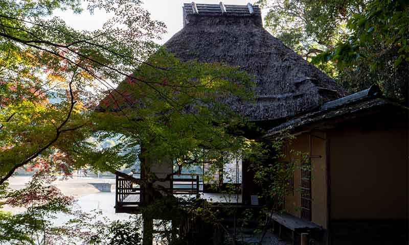 臥龍山荘